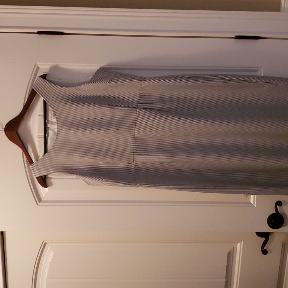 Kasper Two Piece Suit - Picture 2 of 10